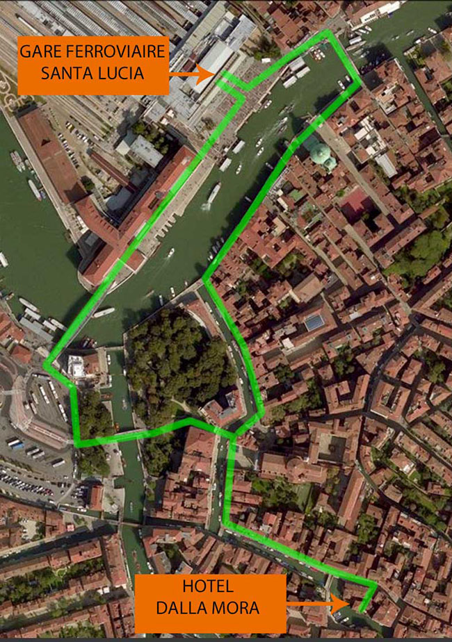 carte photographique des itinéraires pour se rendre à l'hôtel dalla mora, depuis la gare Santa Lucia