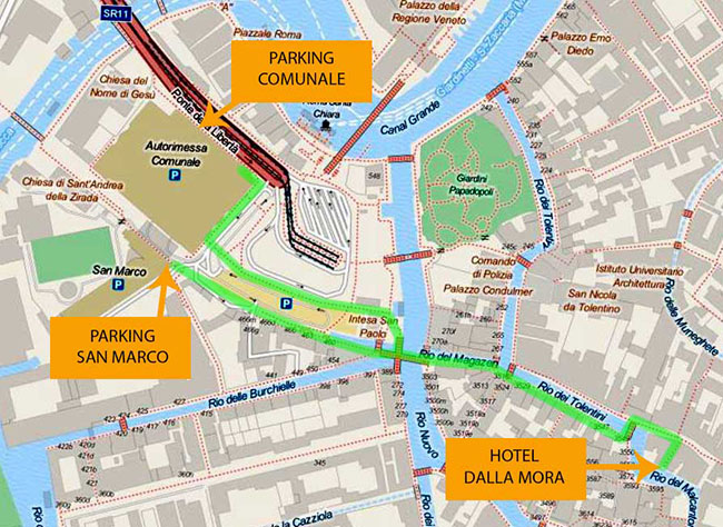 carte avec le chemin surélevé à pied du san marco et des garages municipaux situés à piazzale roma, à l'hôtel dalla mora.