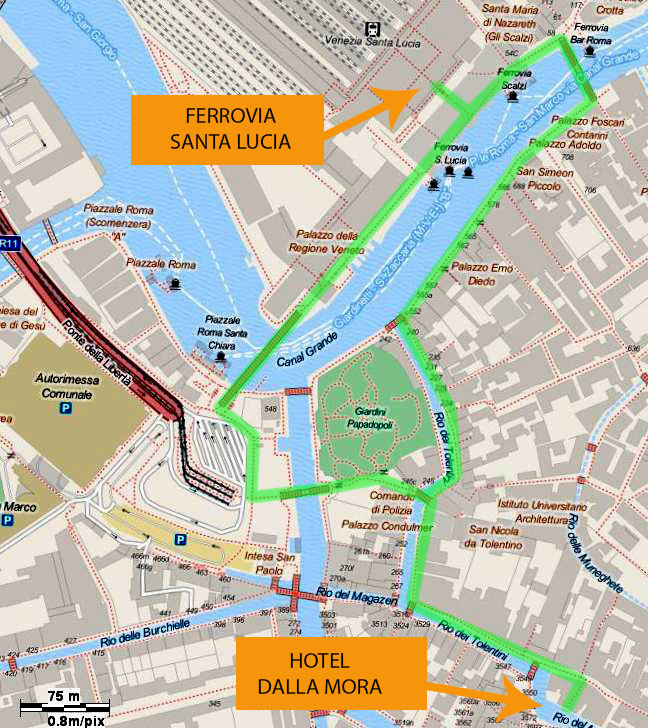 mappa con evidenziati i percorsi a piedi dalla stazione del treno santa lucia all'hotel dalla mora