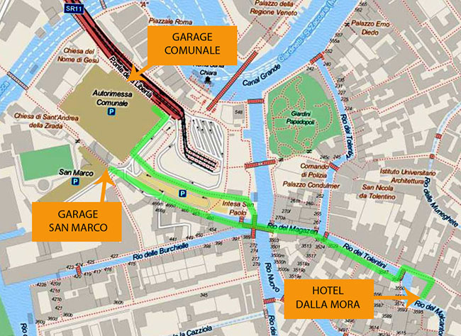 mappa con il percorso evidenziato a piedi dai garage san marco e comunale che si trovano in piazzale roma, all'hotel dalla mora.